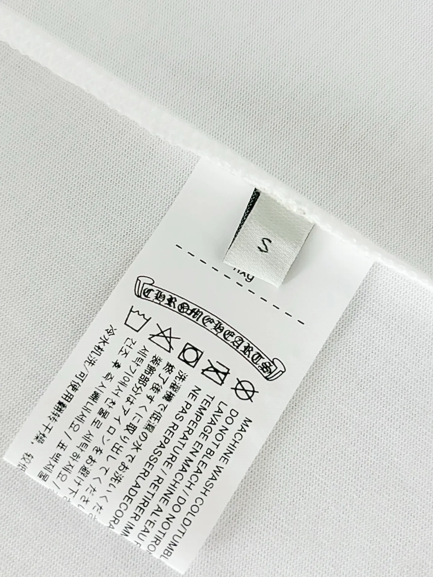 P150 [High Quality] Chrome Hearts New embroidered horseshoe logo brand logo on the front and rear panels are designed with heavy craftsmanship of 100,000 needle embroidery. High-end customized 32-count 280g fabric. Soft to the touch. Comfortable to wear. Exquisite stitching. Fine workmanship. The upper body effect is incomparably handsome! Same style for men and women, color: white, black size: S to xL